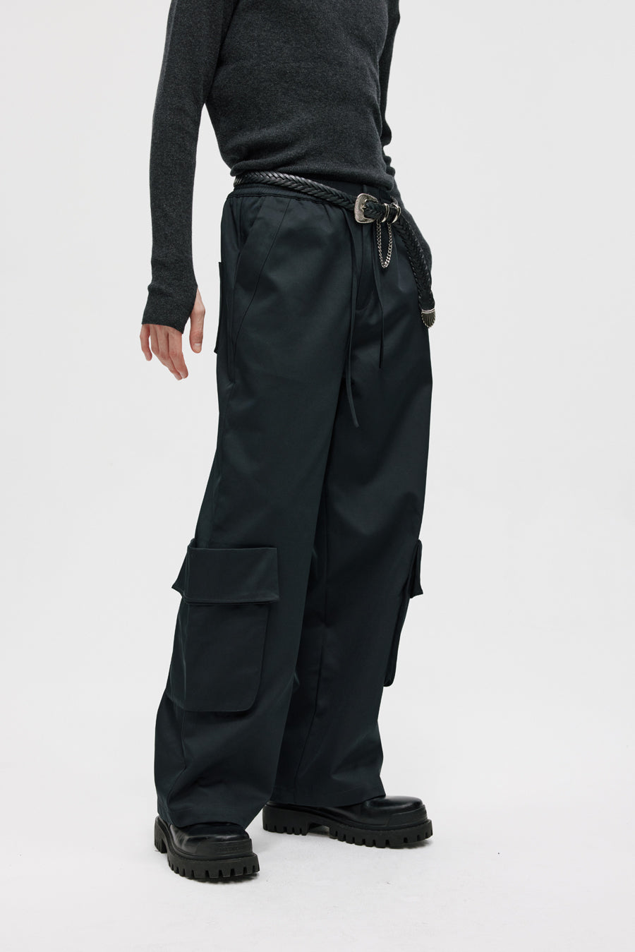 Anti-wrinkle patch pocket work pants