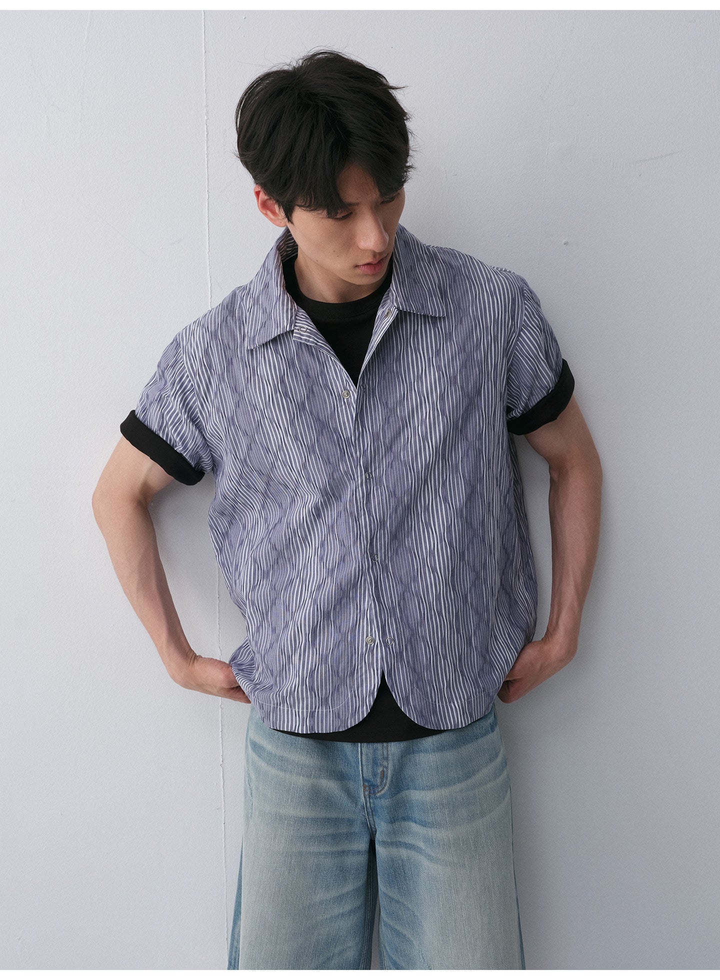 Pleated short-lapel shirt