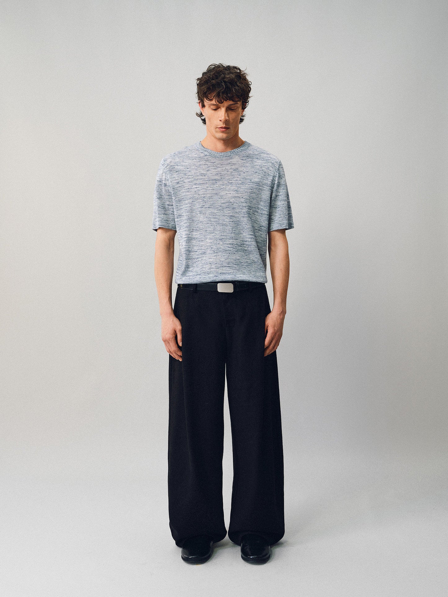 Tight-fitting T-shirt