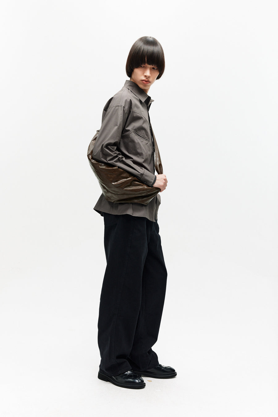 Twill scimitar-cut casual pants