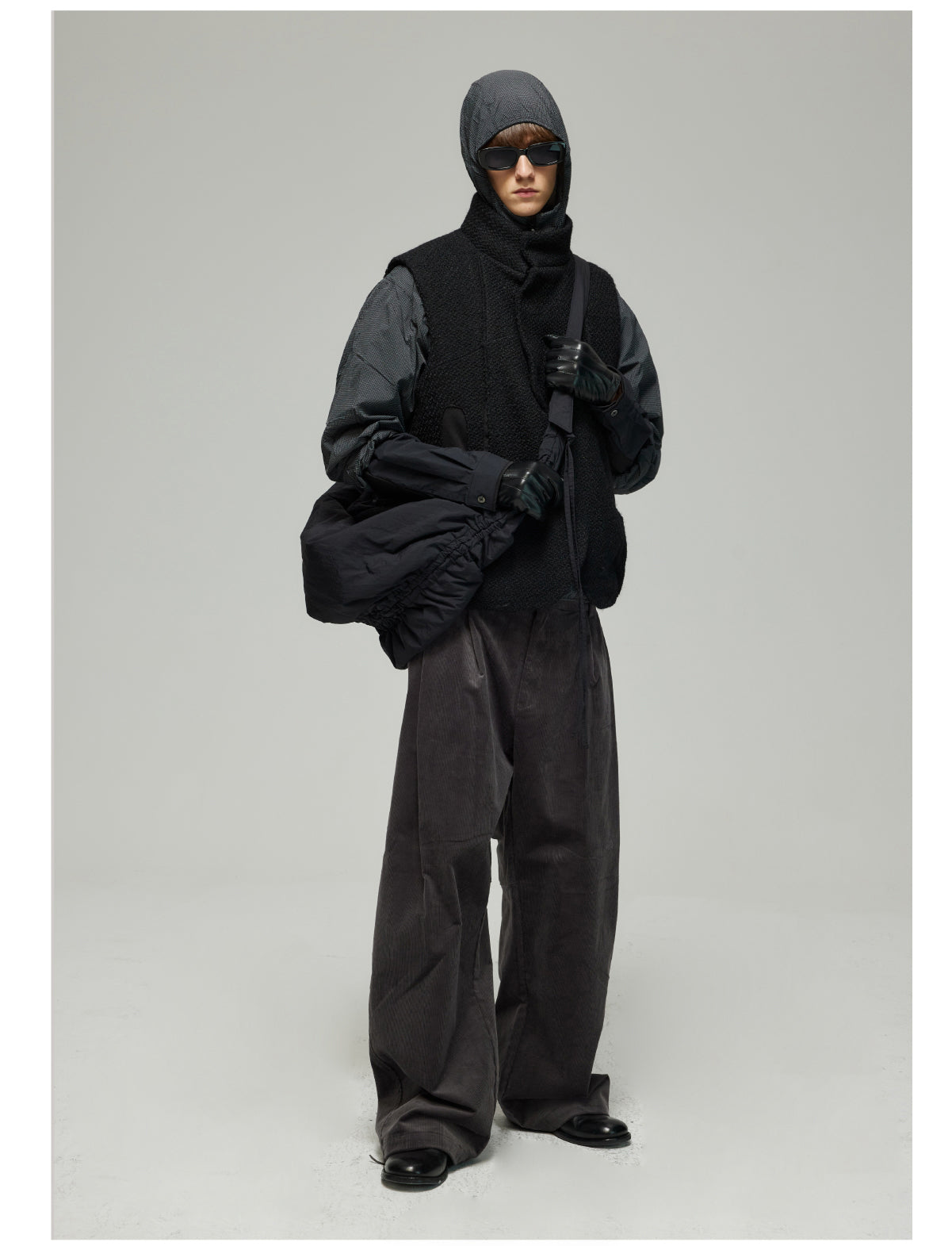 Multi-pleated corduroy casual pants