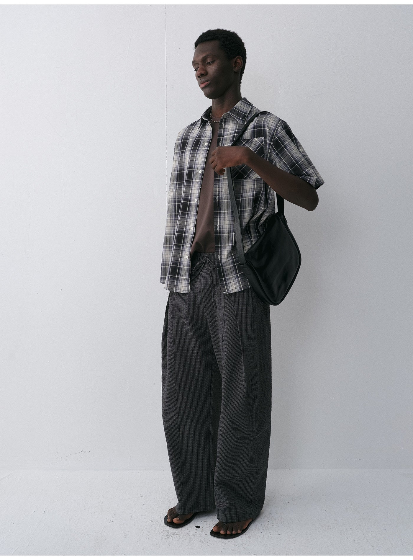 Curved Silhouette Casual Pants with Elastic Waistband