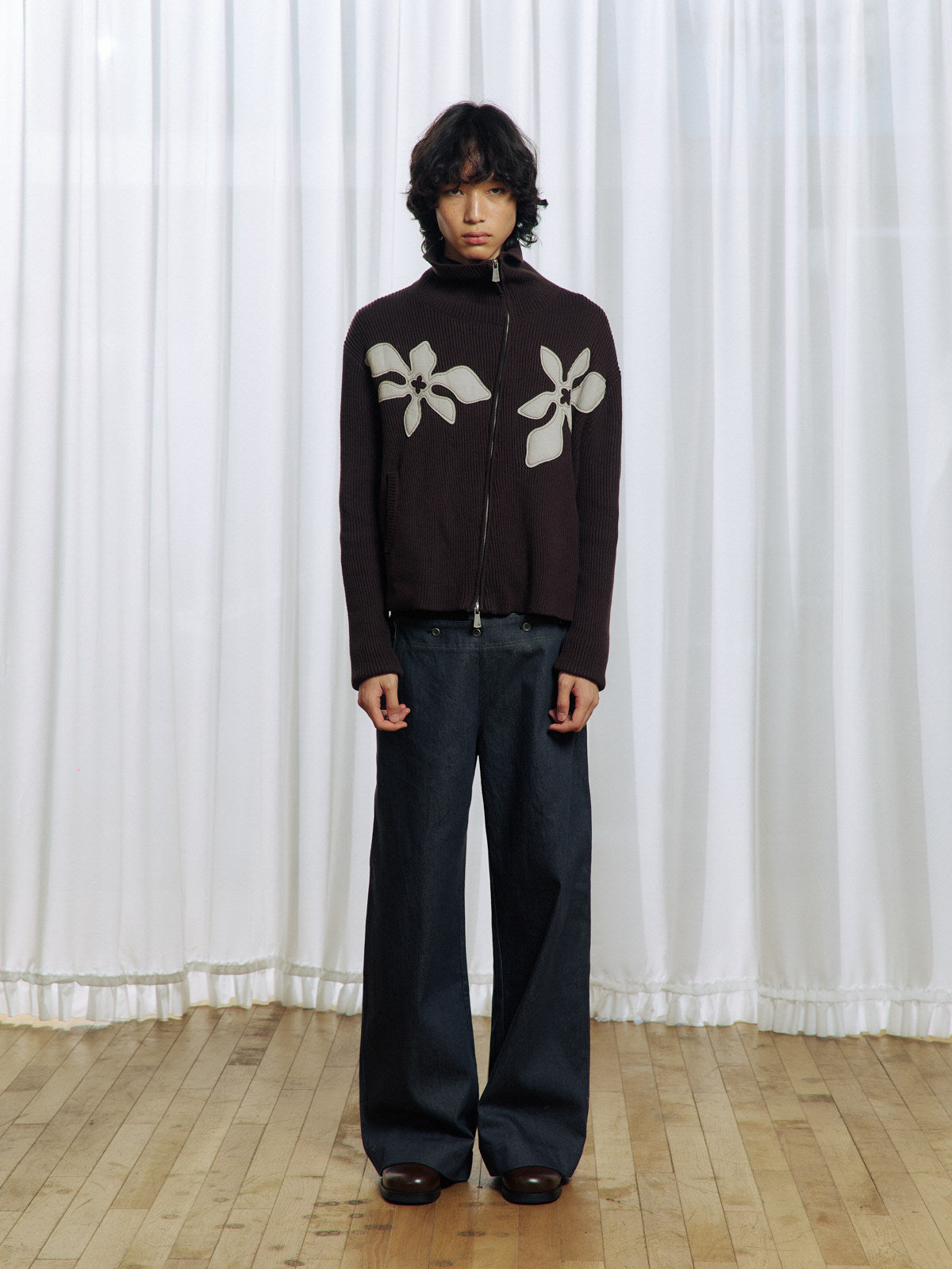 Embroidered Diagonal Zipper Cardigan