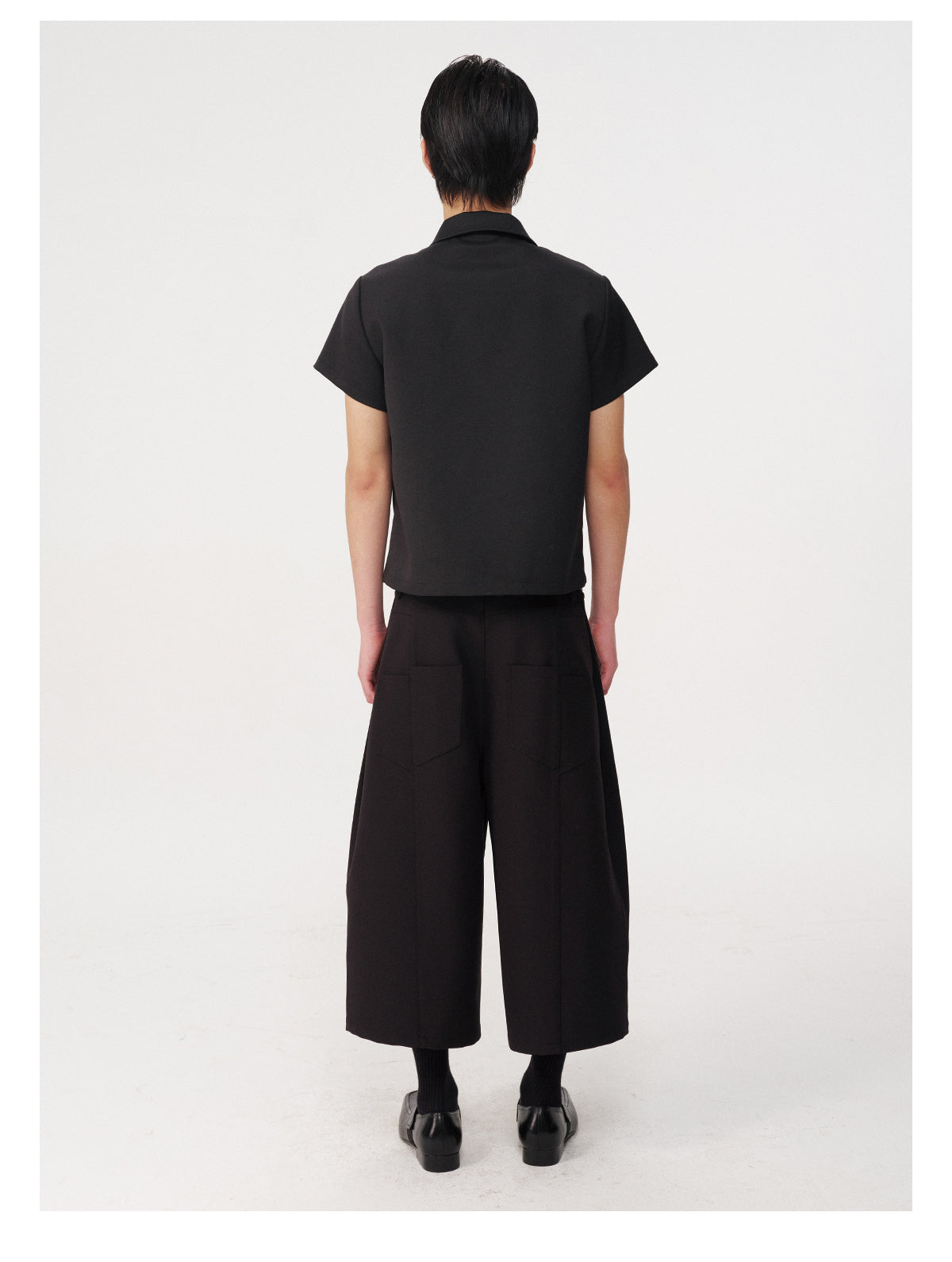 Shirt with inner buttons