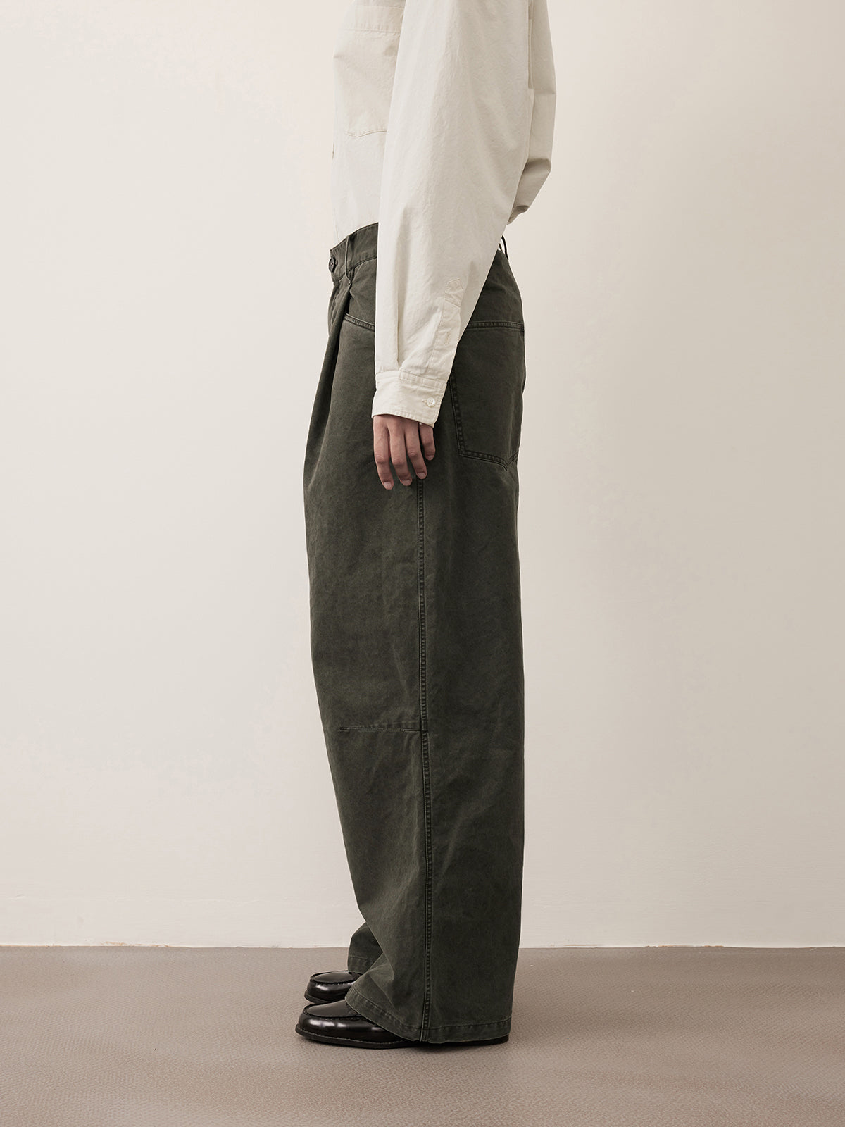 Single Pleated Loose Casual Pants