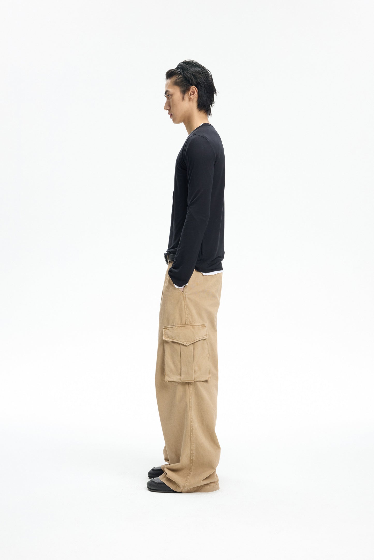 Wash-Finish Straight-Leg Cargo Pants