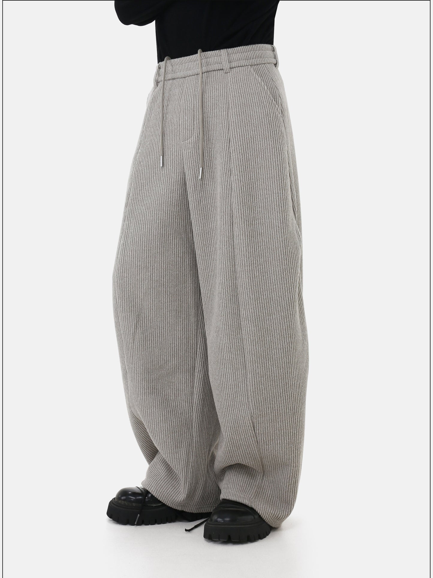Relaxed Pleated Knit Sweatpants