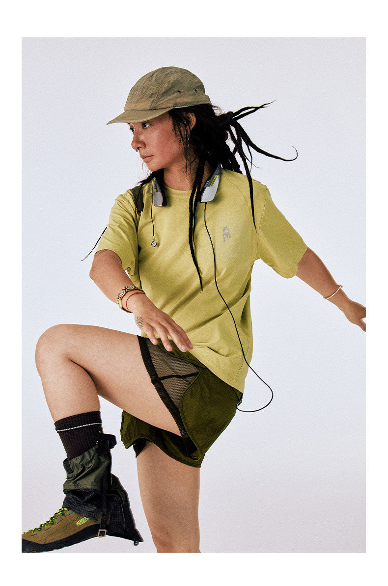 Moisture-wicking, quick-drying T-shirt