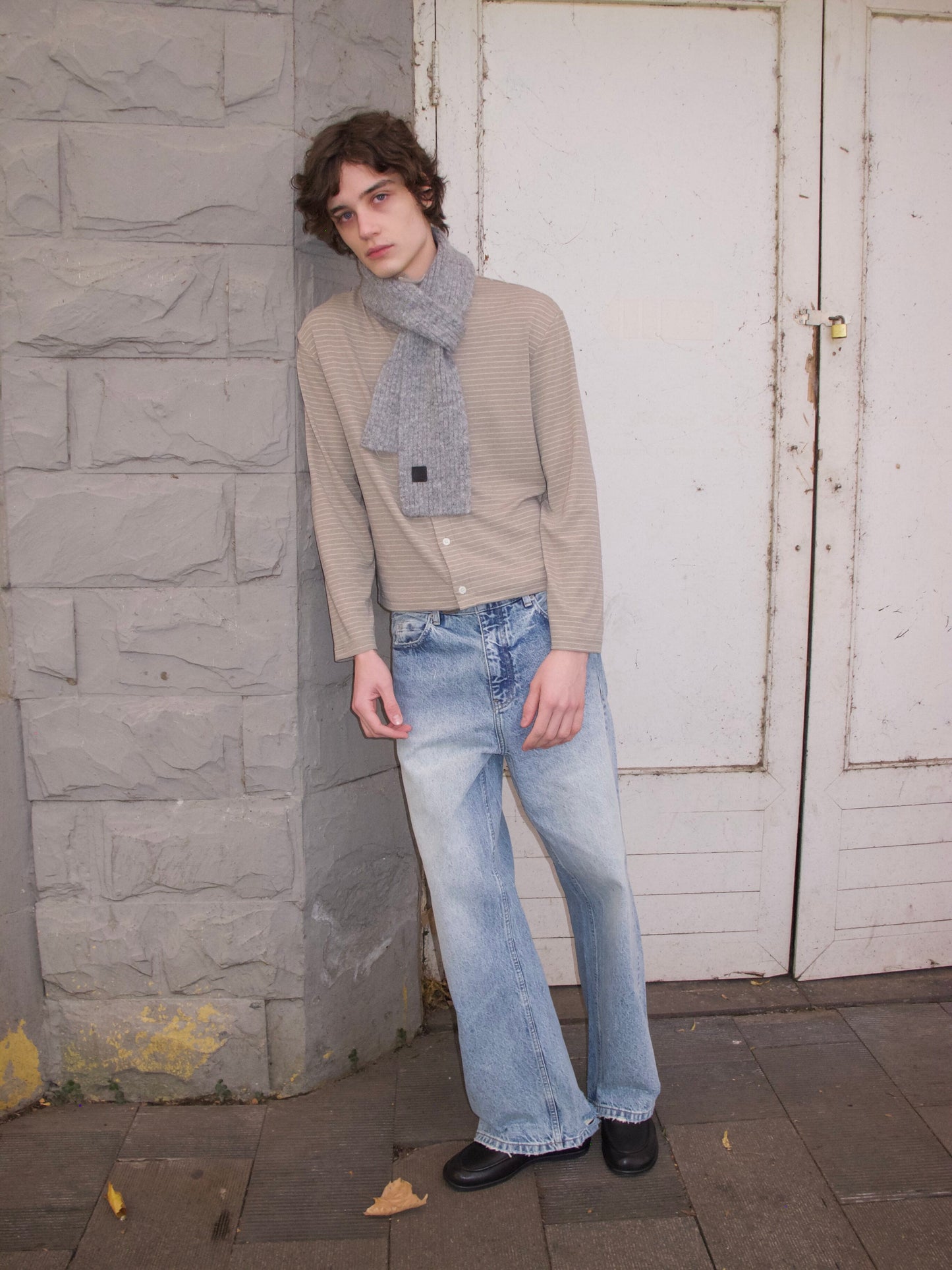 Soft and comfortable striped button-down shirt