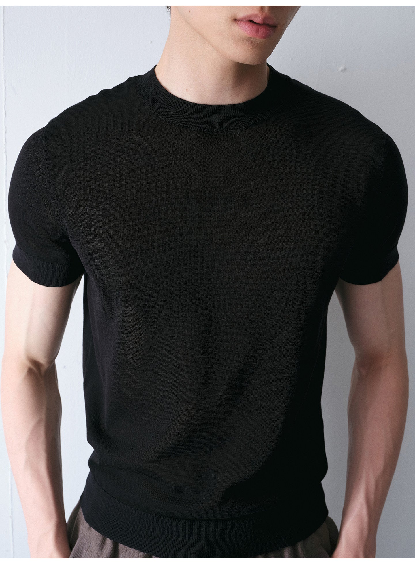 Fitted Summer Knit Shirt