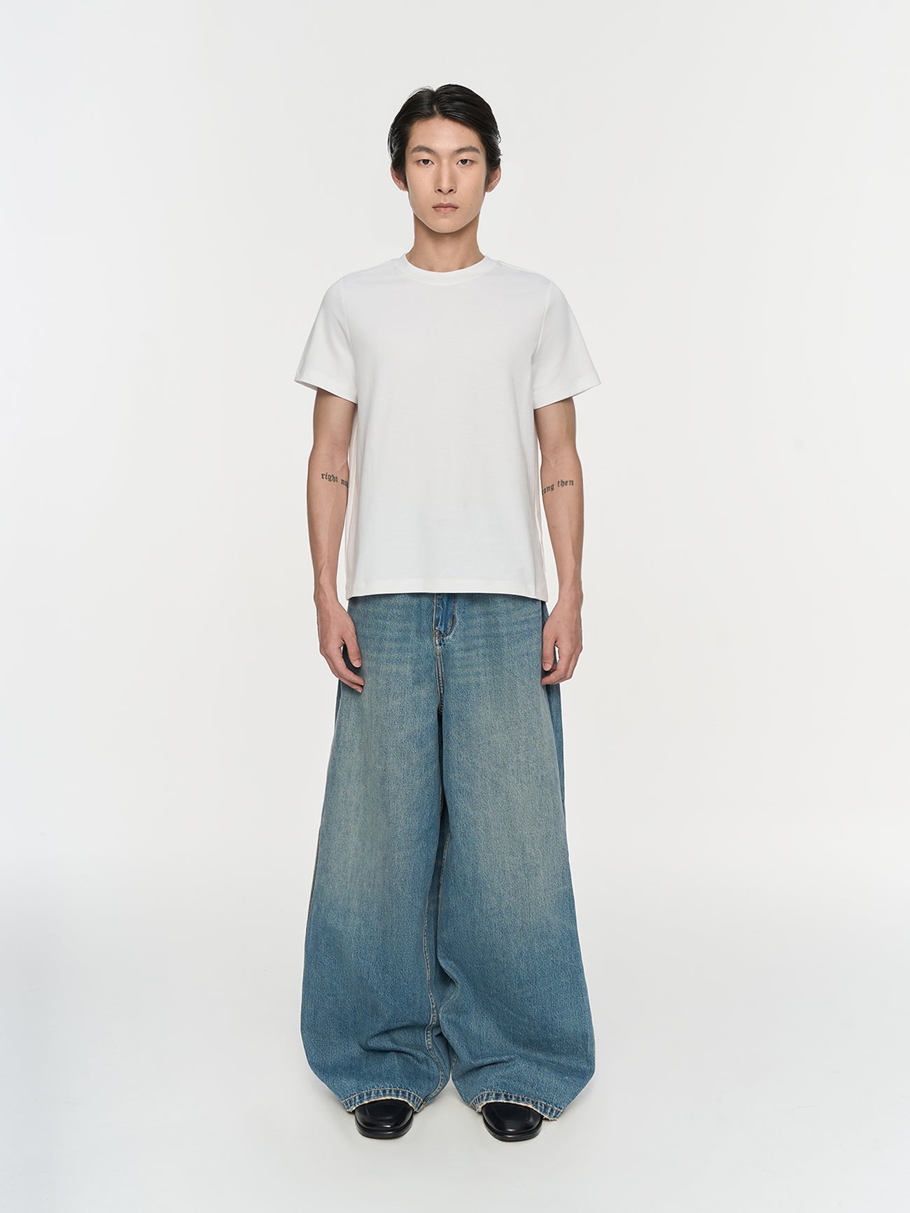 Natural wash wide jeans