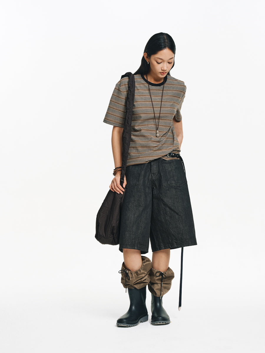 Contrast color T-shirt