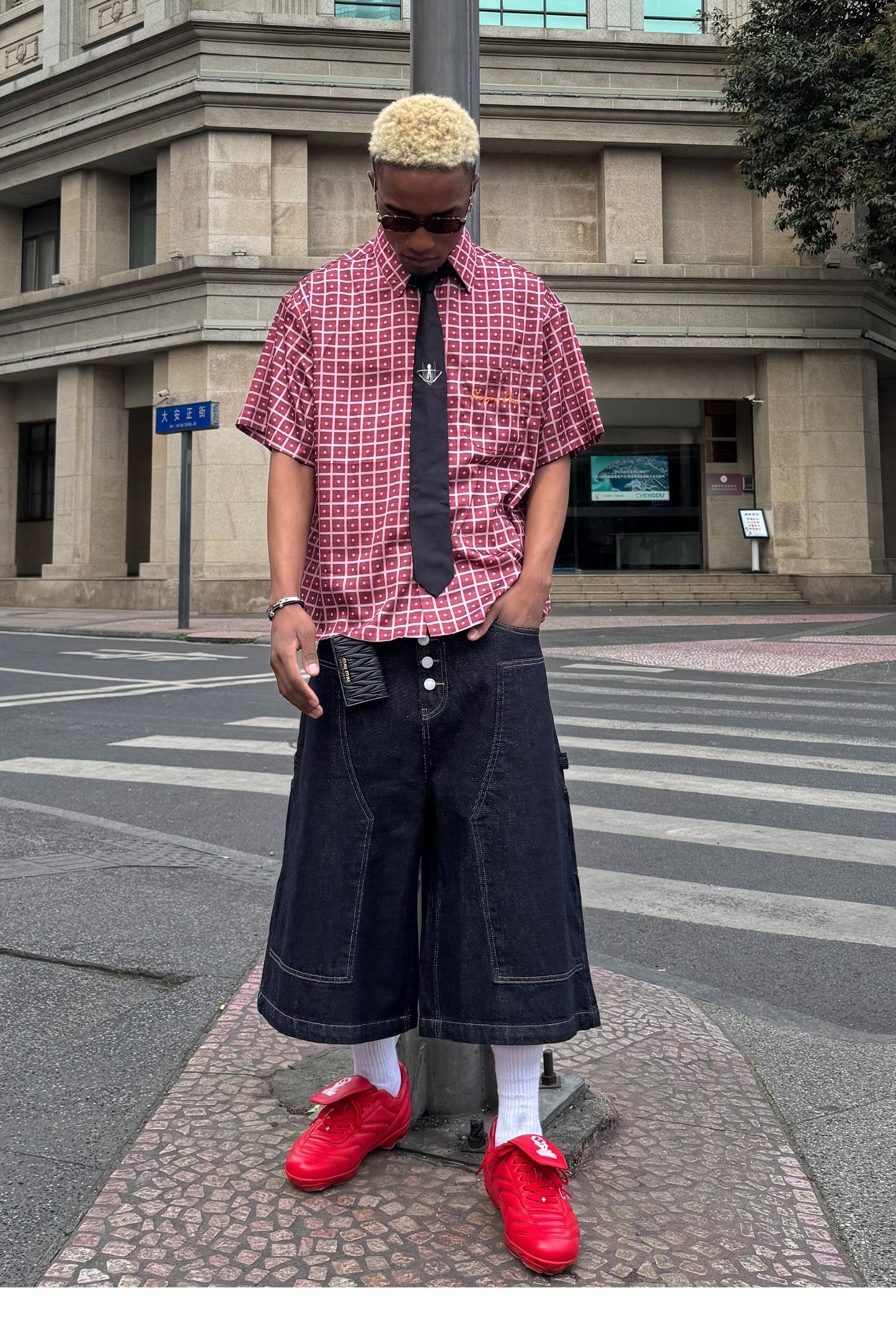 Short wide box lapel shirt