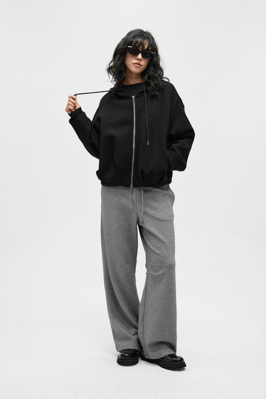 Pleated Air Layer Hooded Sweatshirt