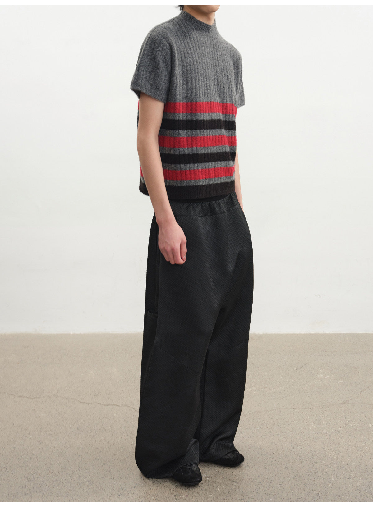 Round-Neck Knit Shirt