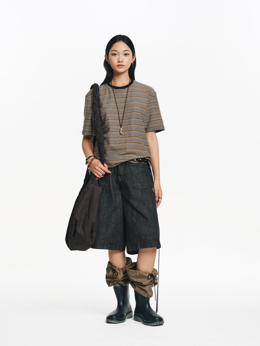 Contrast color T-shirt