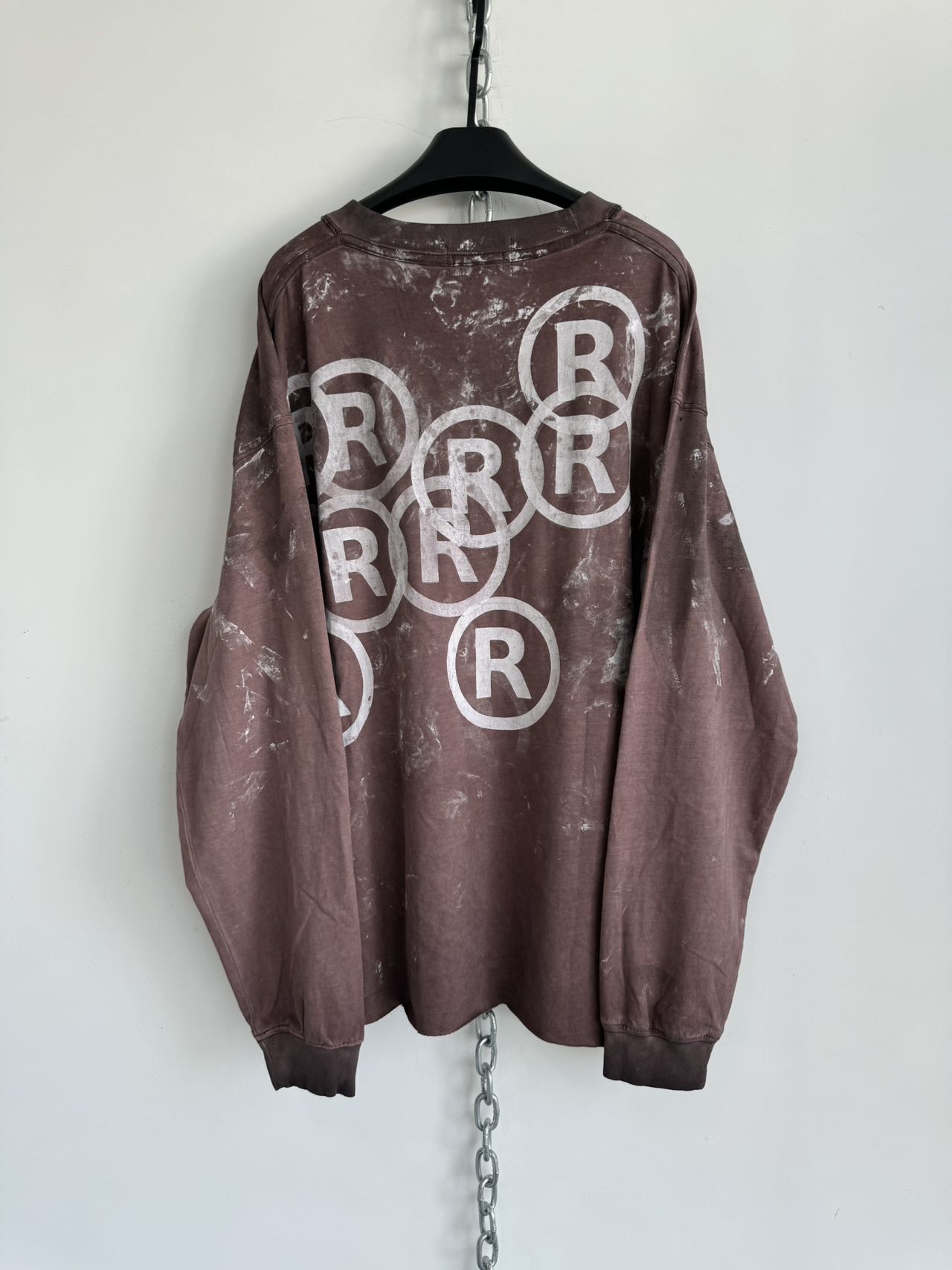 Washed and Damaged Round Neck Sweatshirt