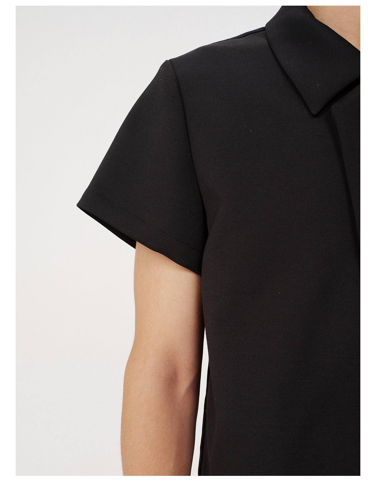 Shirt with inner buttons