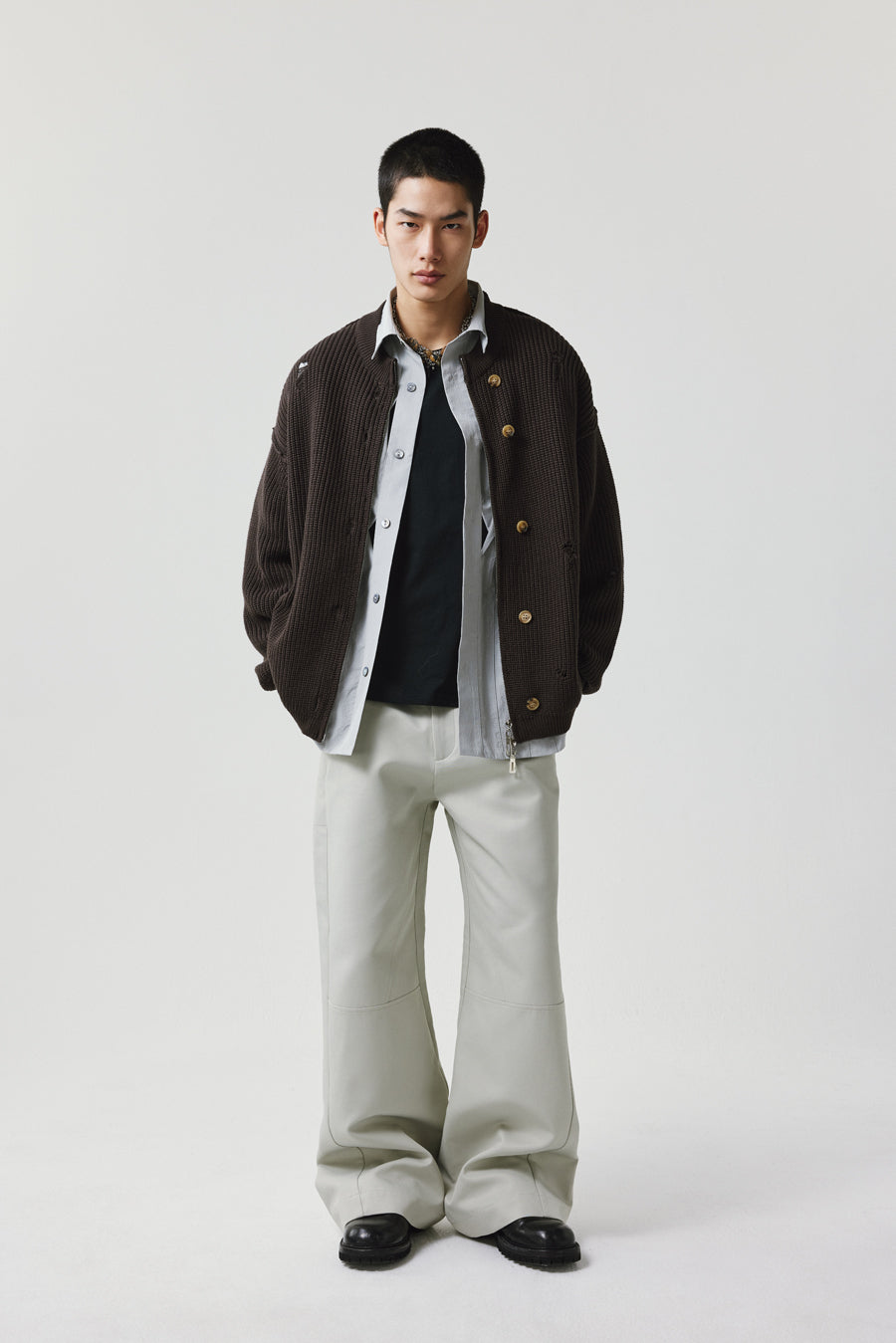 Scimitar cut casual pants