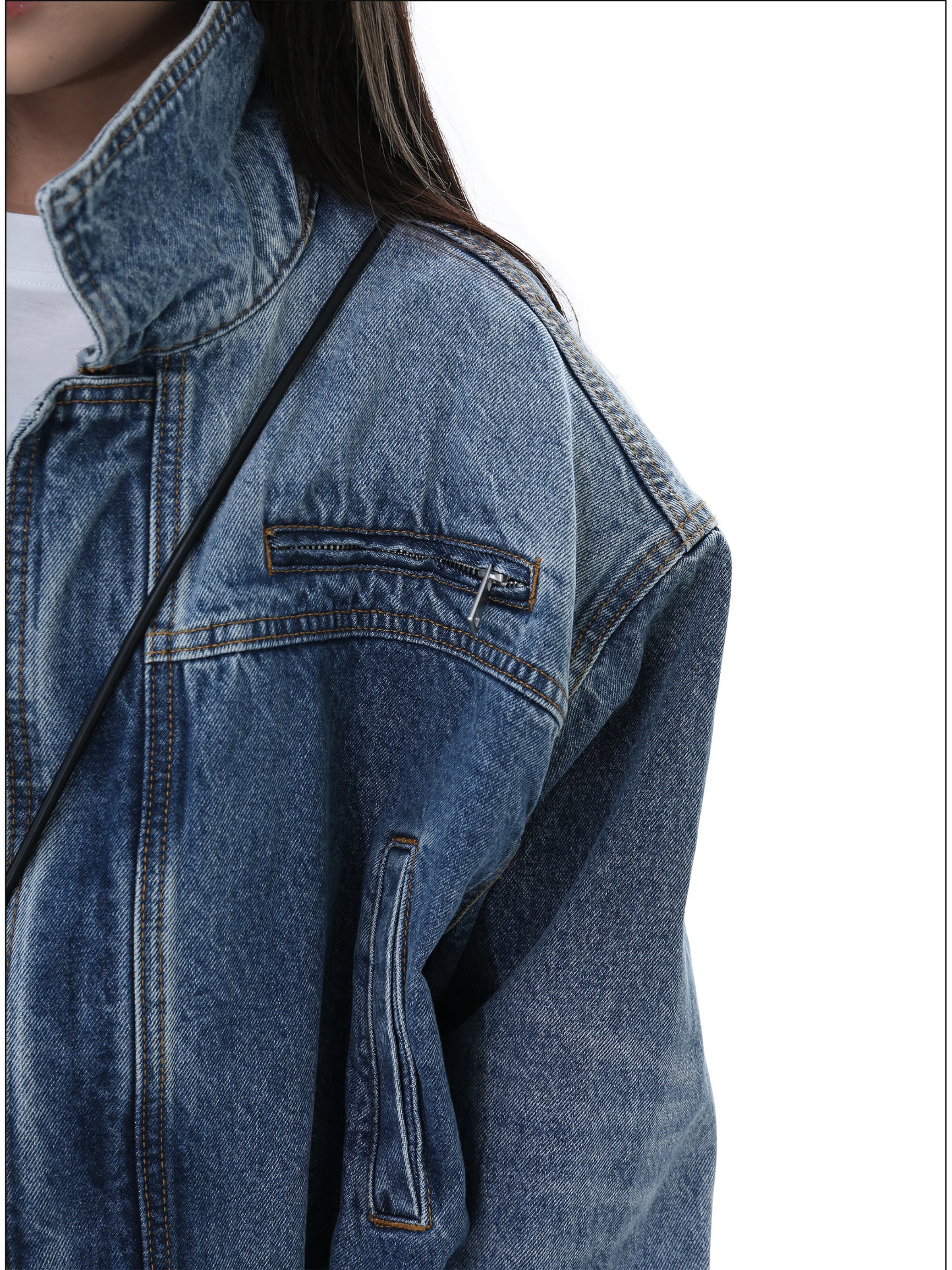 Short-Length Wide-Fit Denim Jacket
