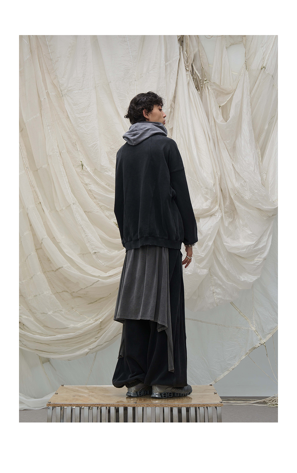 Removable T-shirt and sweatpants