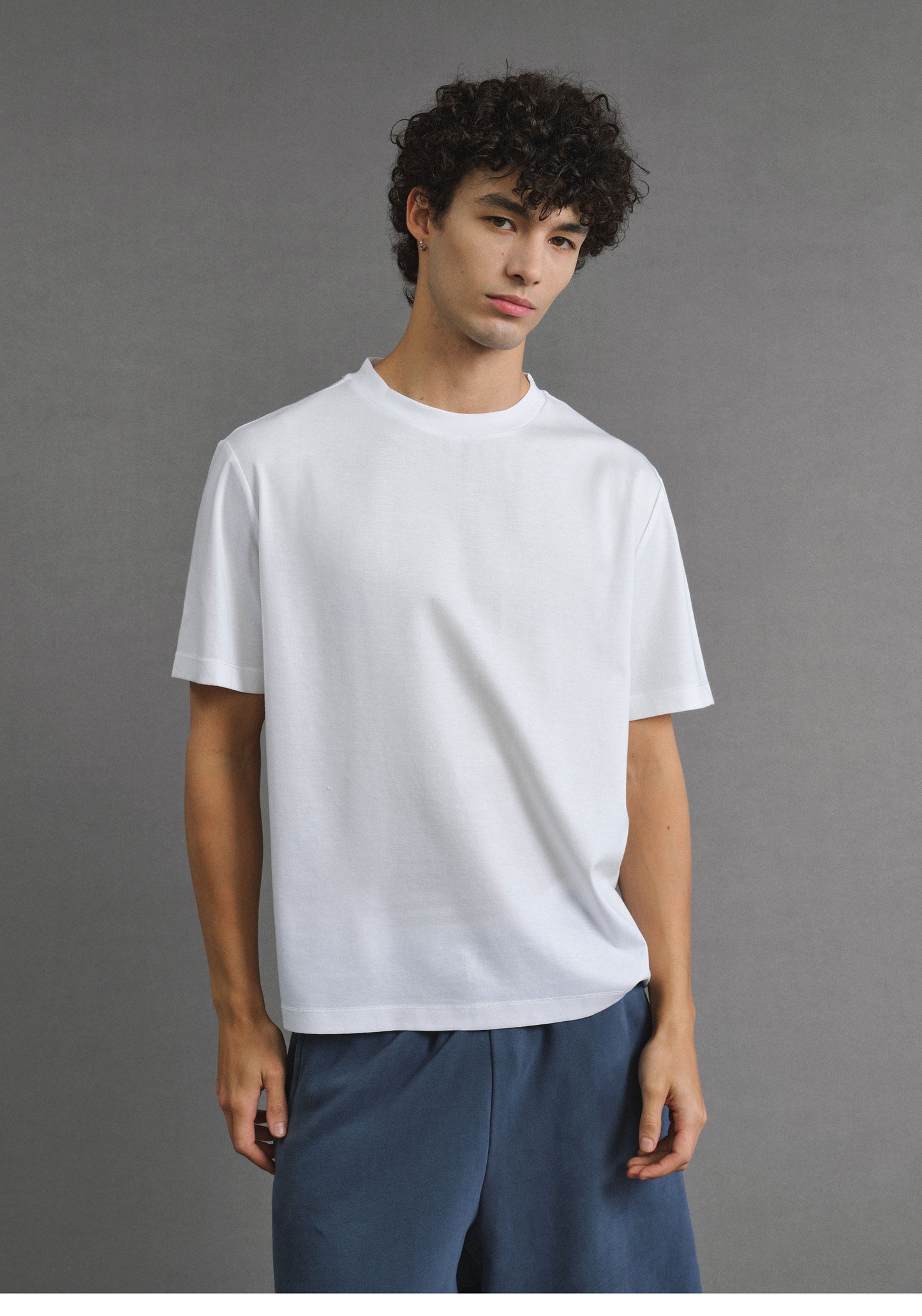 Basic Round-Neck Loose-Fit T-Shirt