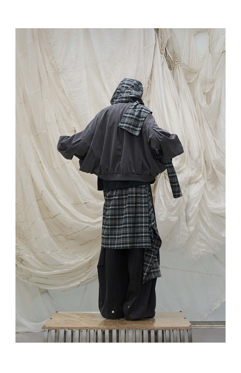 Removable decorative scarf