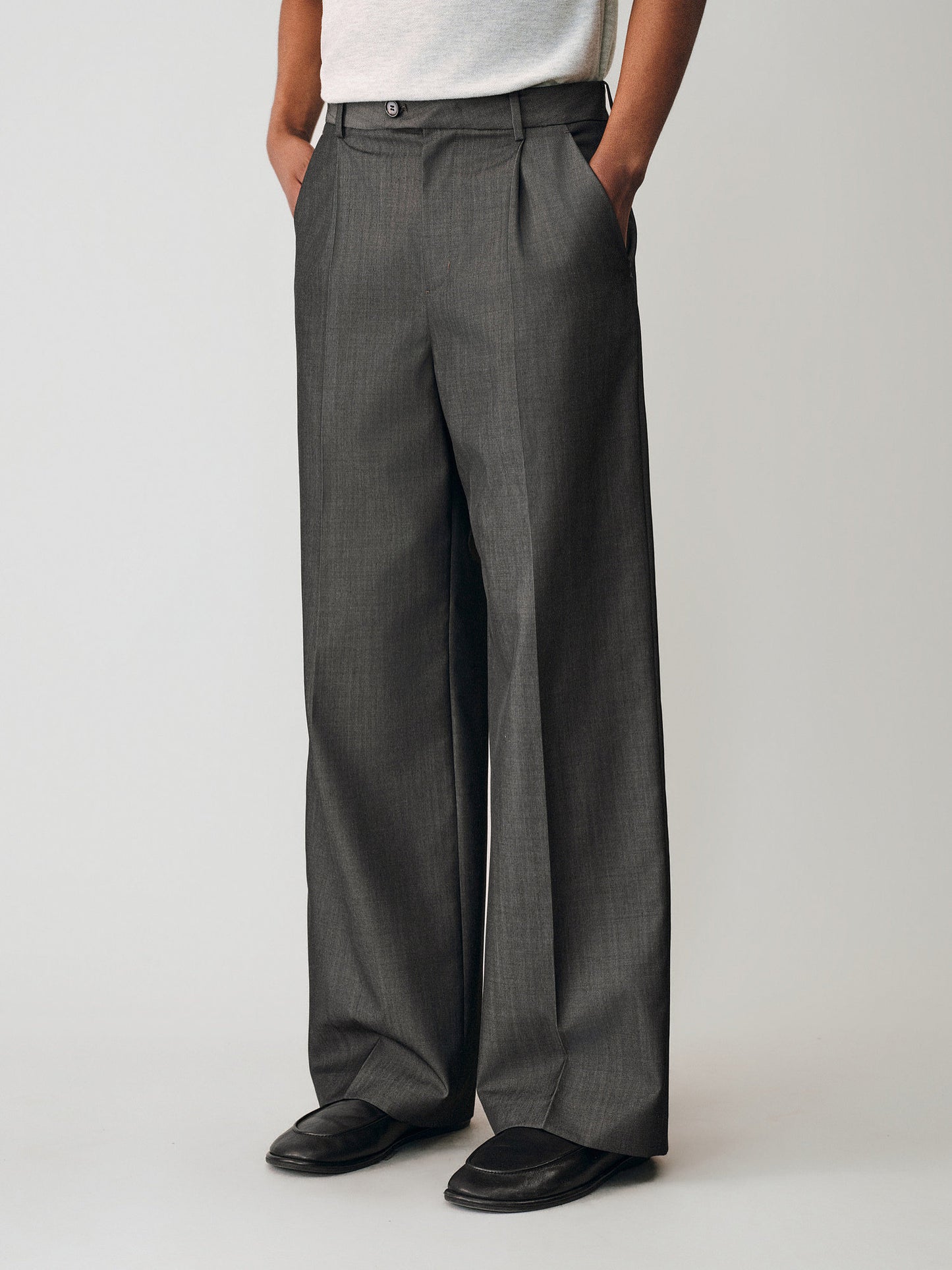 Shiny Single-Pleat Casual Pants