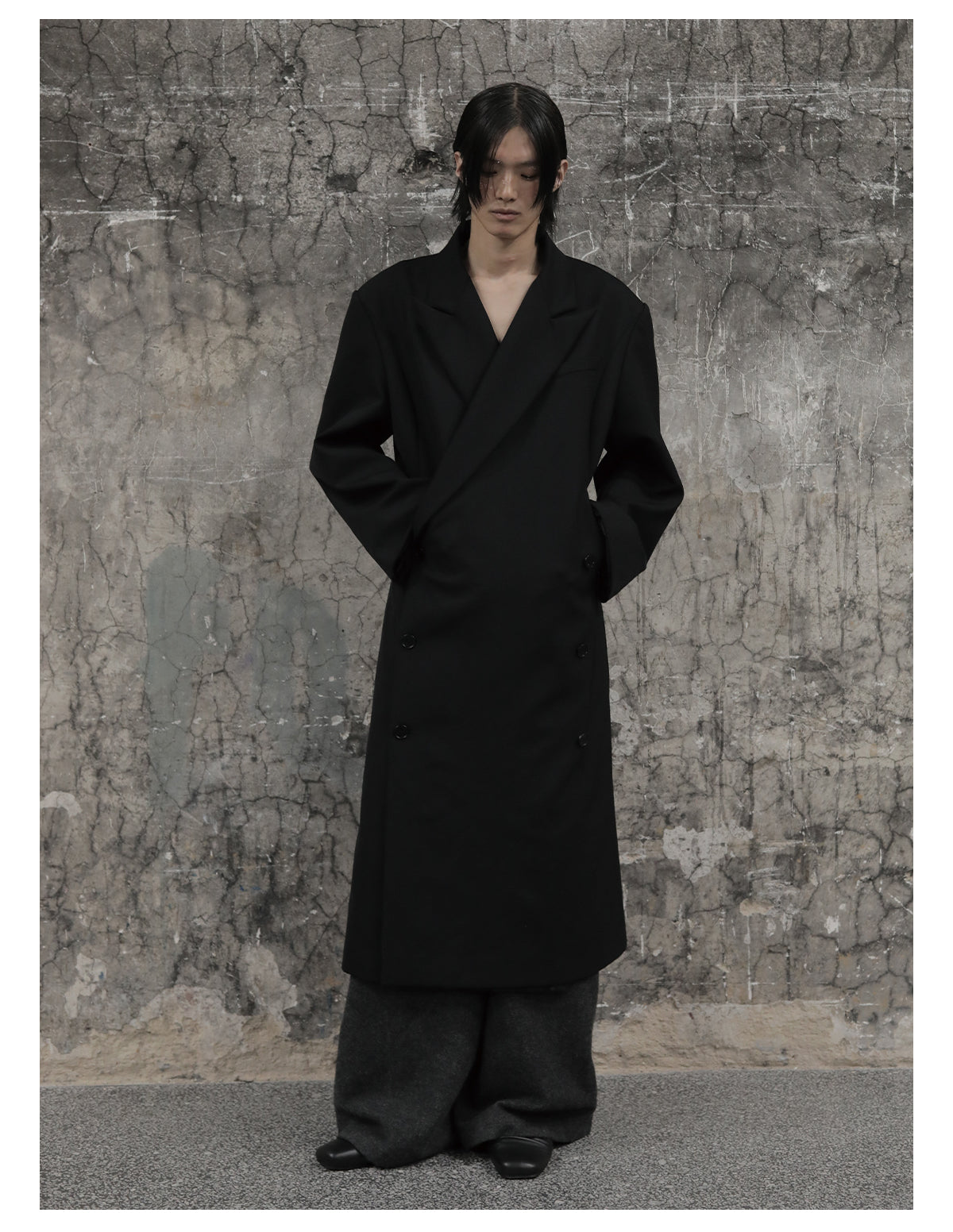 Double-breasted shoulder pad long coat