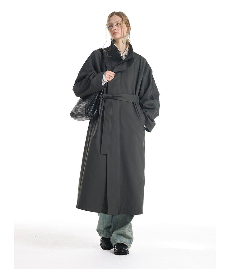 Low-style trench coat