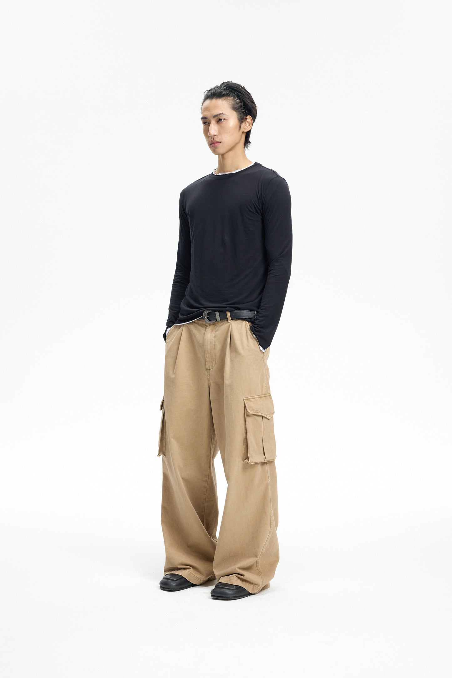 Wash-Finish Straight-Leg Cargo Pants