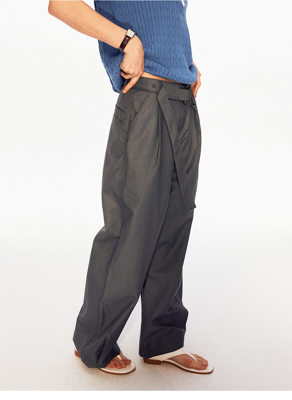 Casual Pants with an Adjustable Waistband