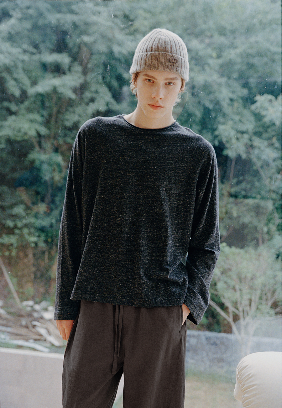 Raglan-Sleeve Roll-Neck T-Shirt
