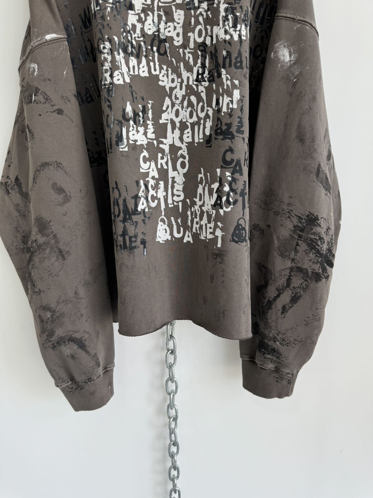 Washed Damaged Printed Sweatshirt