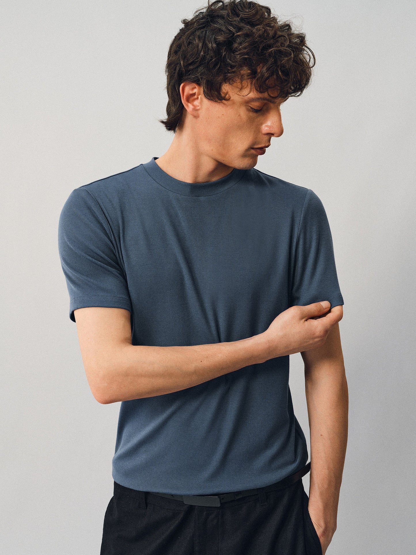 Fine-Striped Fitted Round-Neck T-Shirt