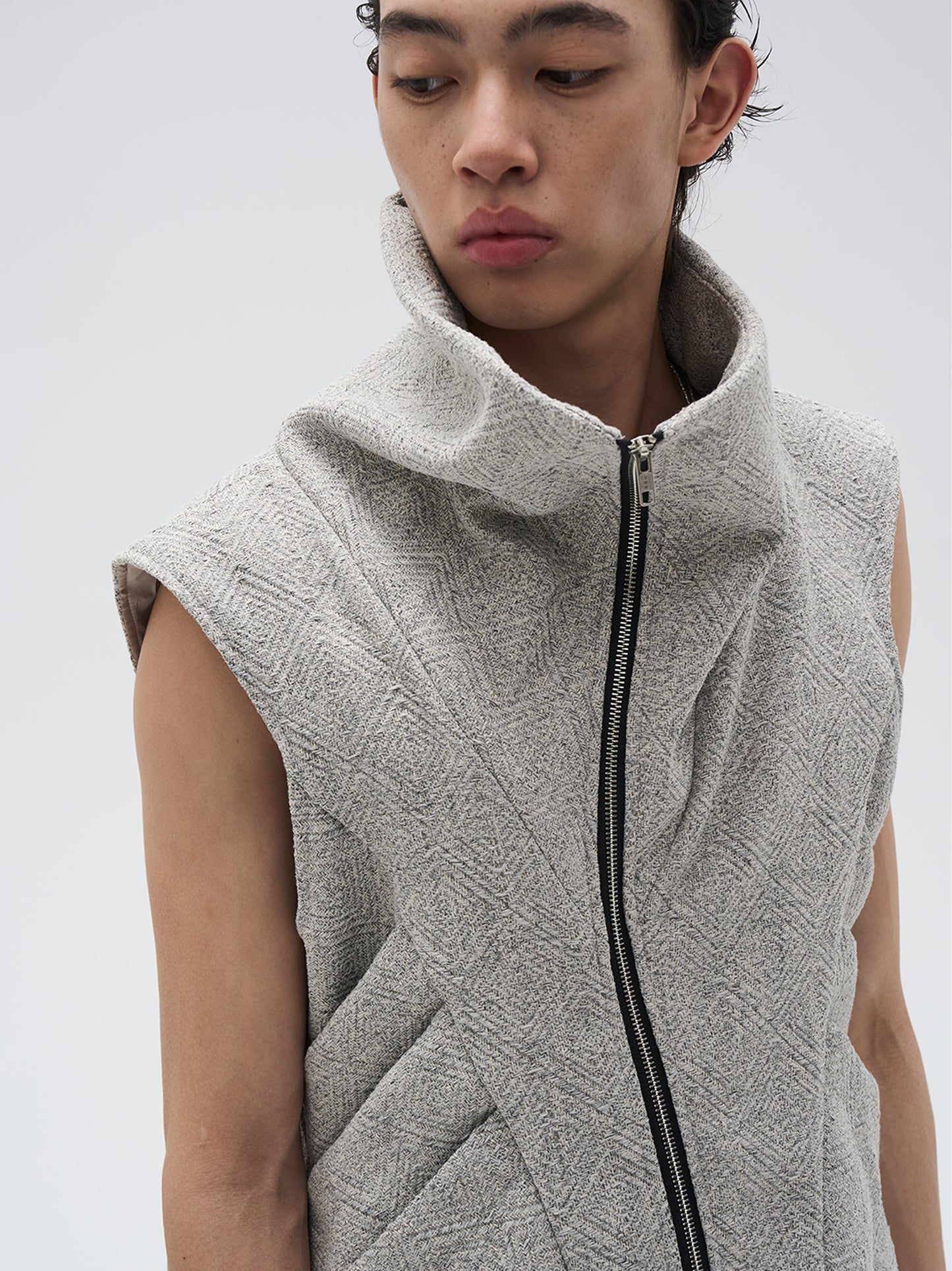 Diagonal Turtleneck Vest