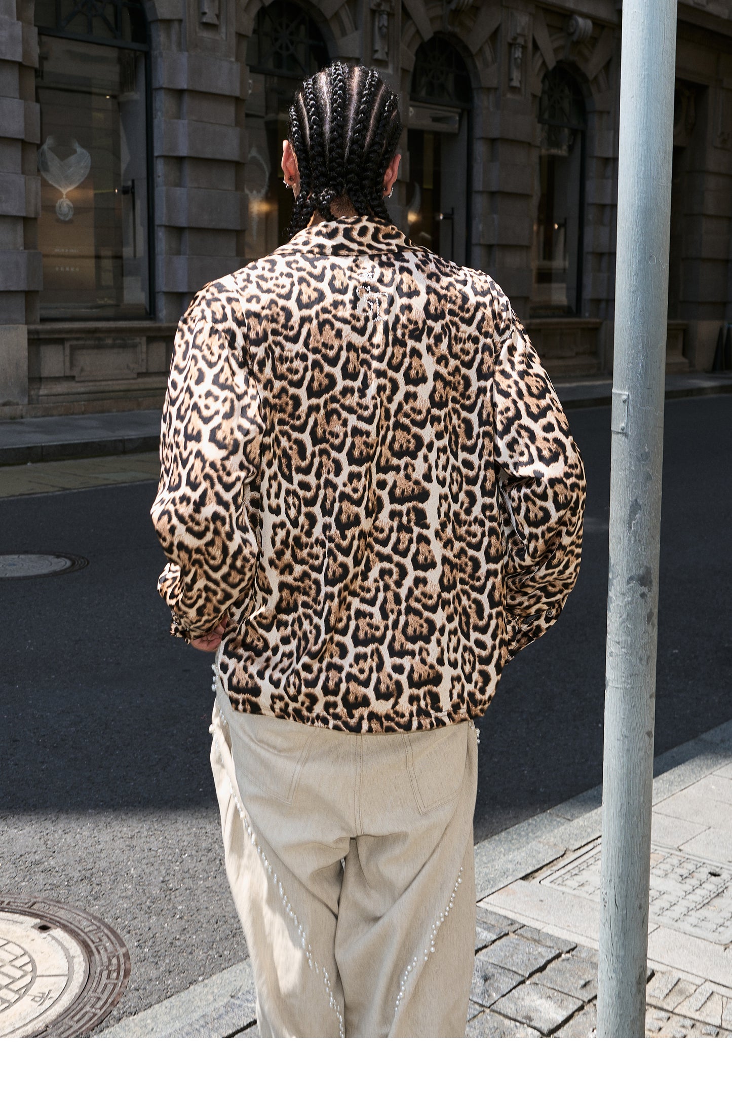 실크 텍스처 레오파드 프린트 샤트