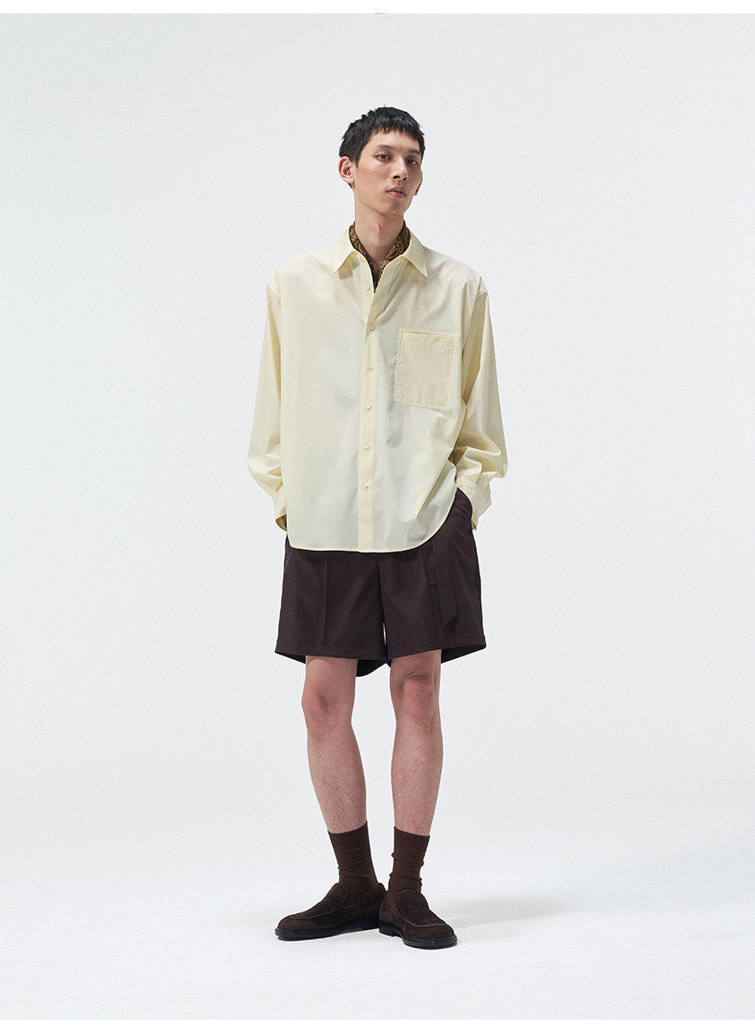 Single-pleat shorts