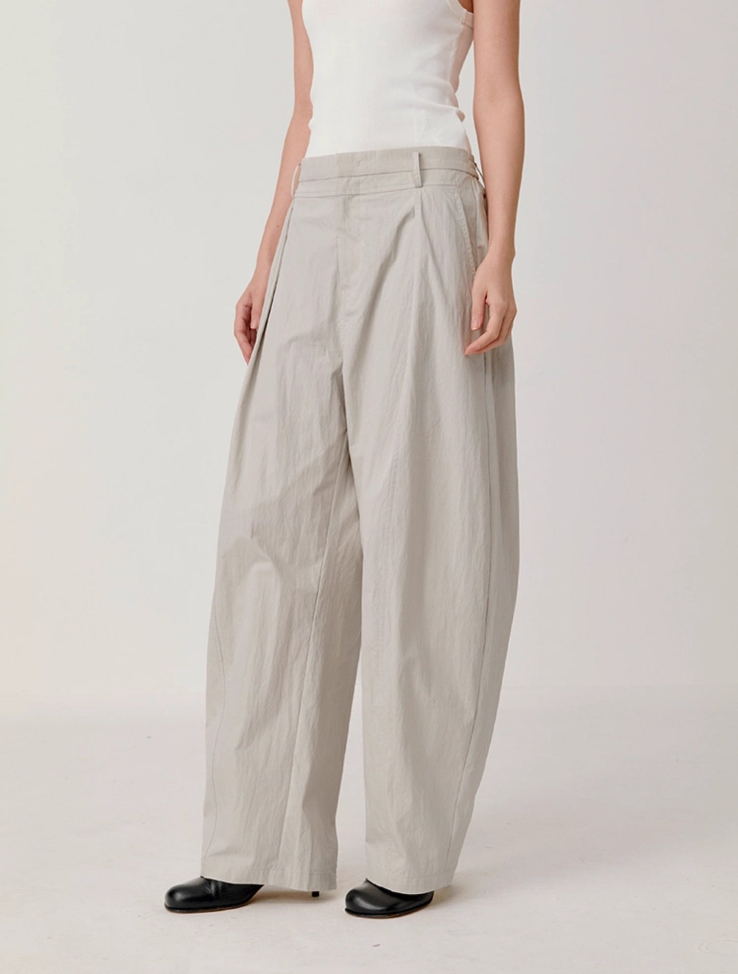 Casual pants with elastic waistband