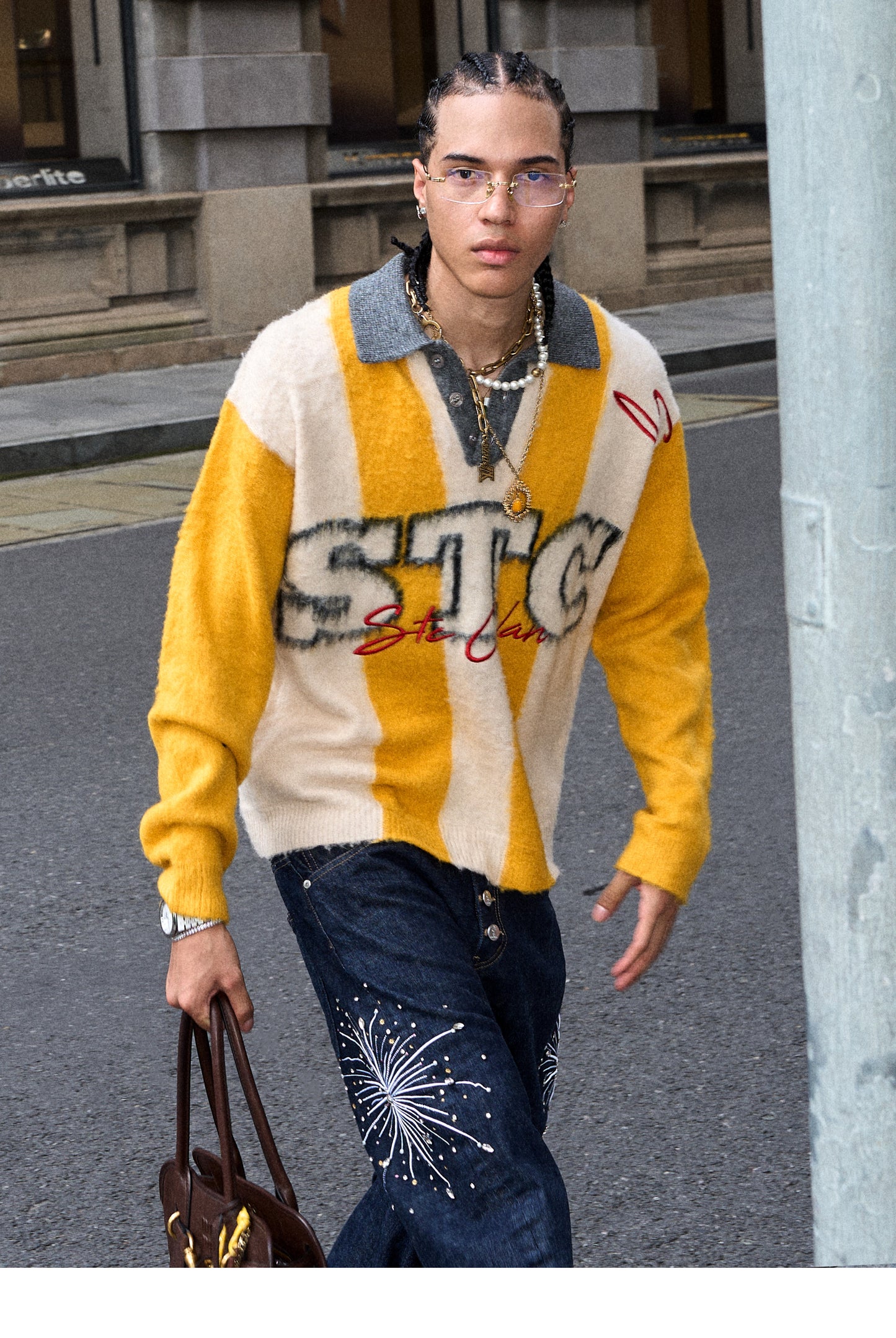 Jacquard embroidery knit