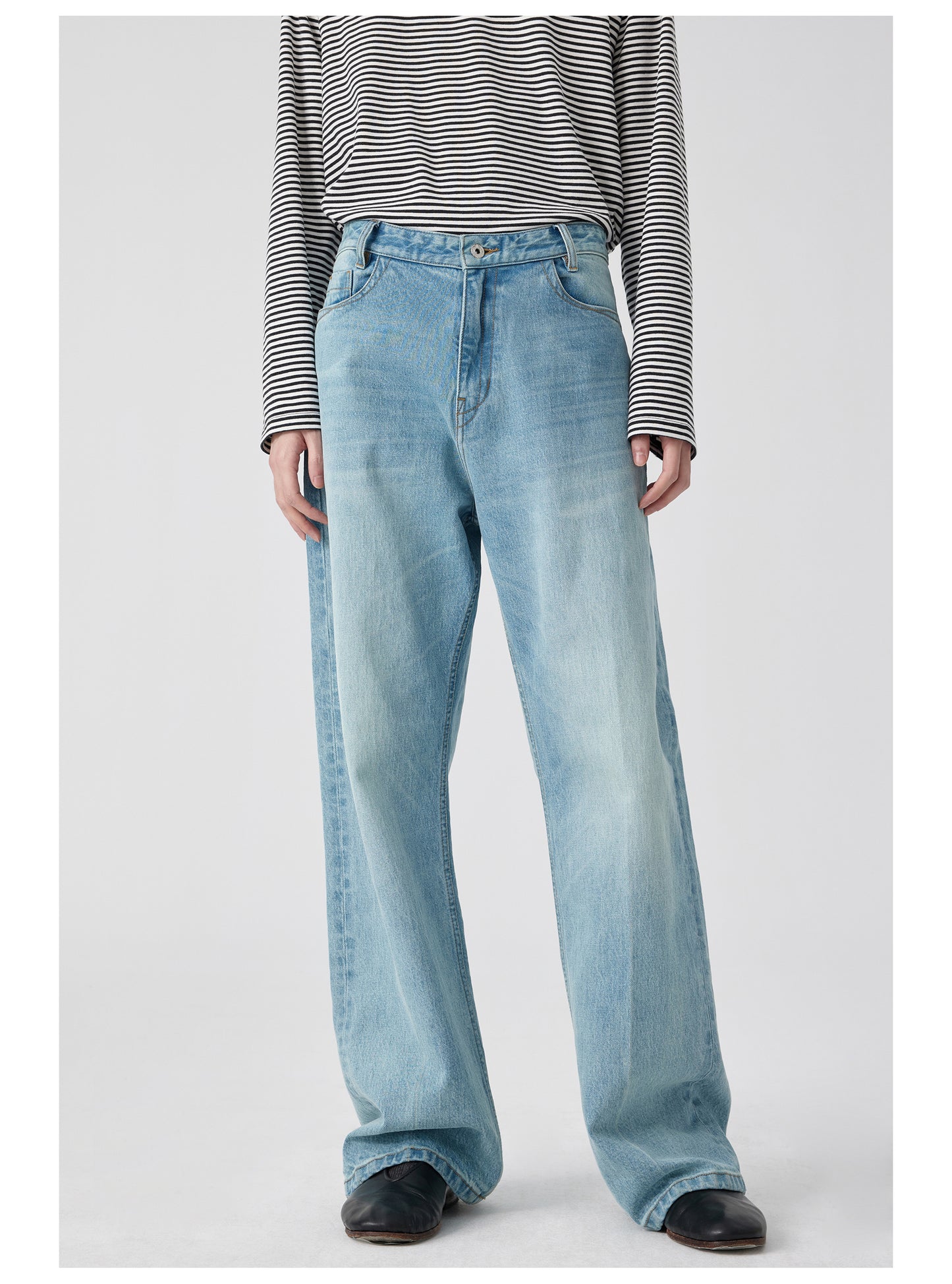 Regular fit center seam jeans