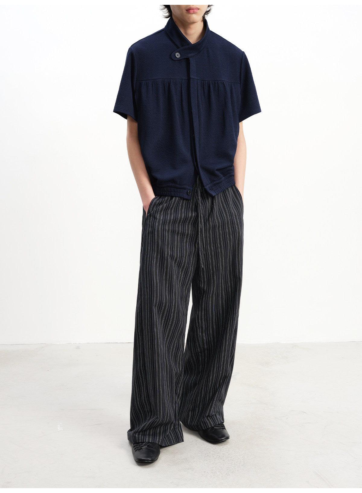 Stand-collar pleated shirt