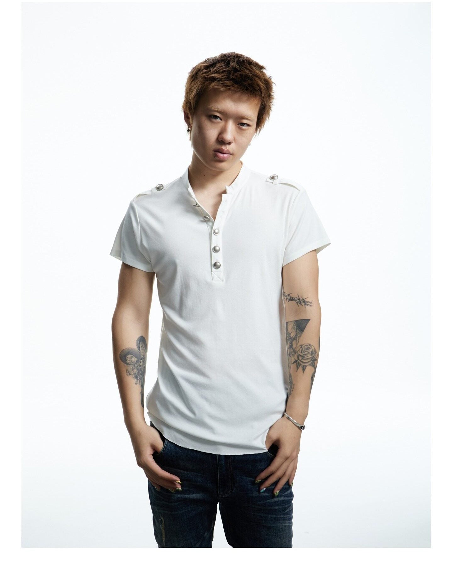 Retro-Style Henley Neck T-Shirt　