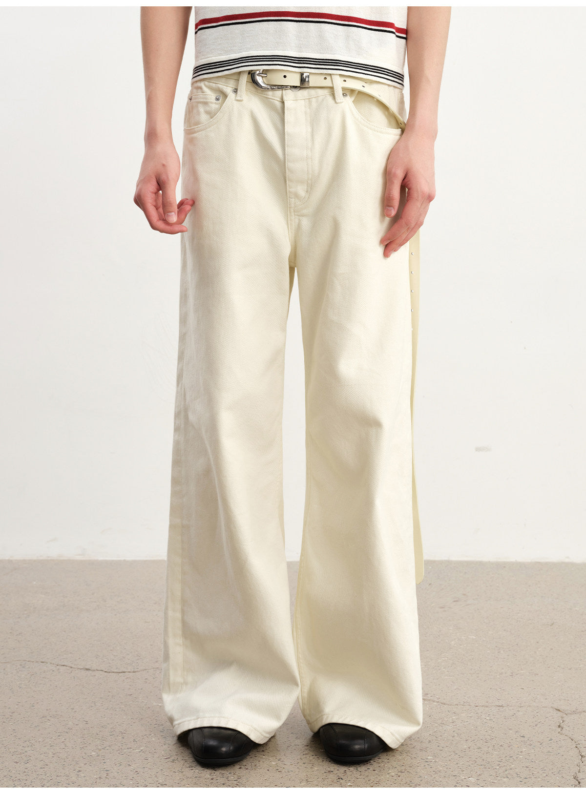 Straight-Leg Jeans with a Natural Wash