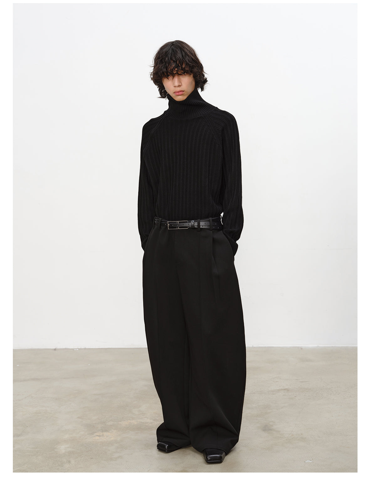 Mid-Rise Pleated Casual Pants