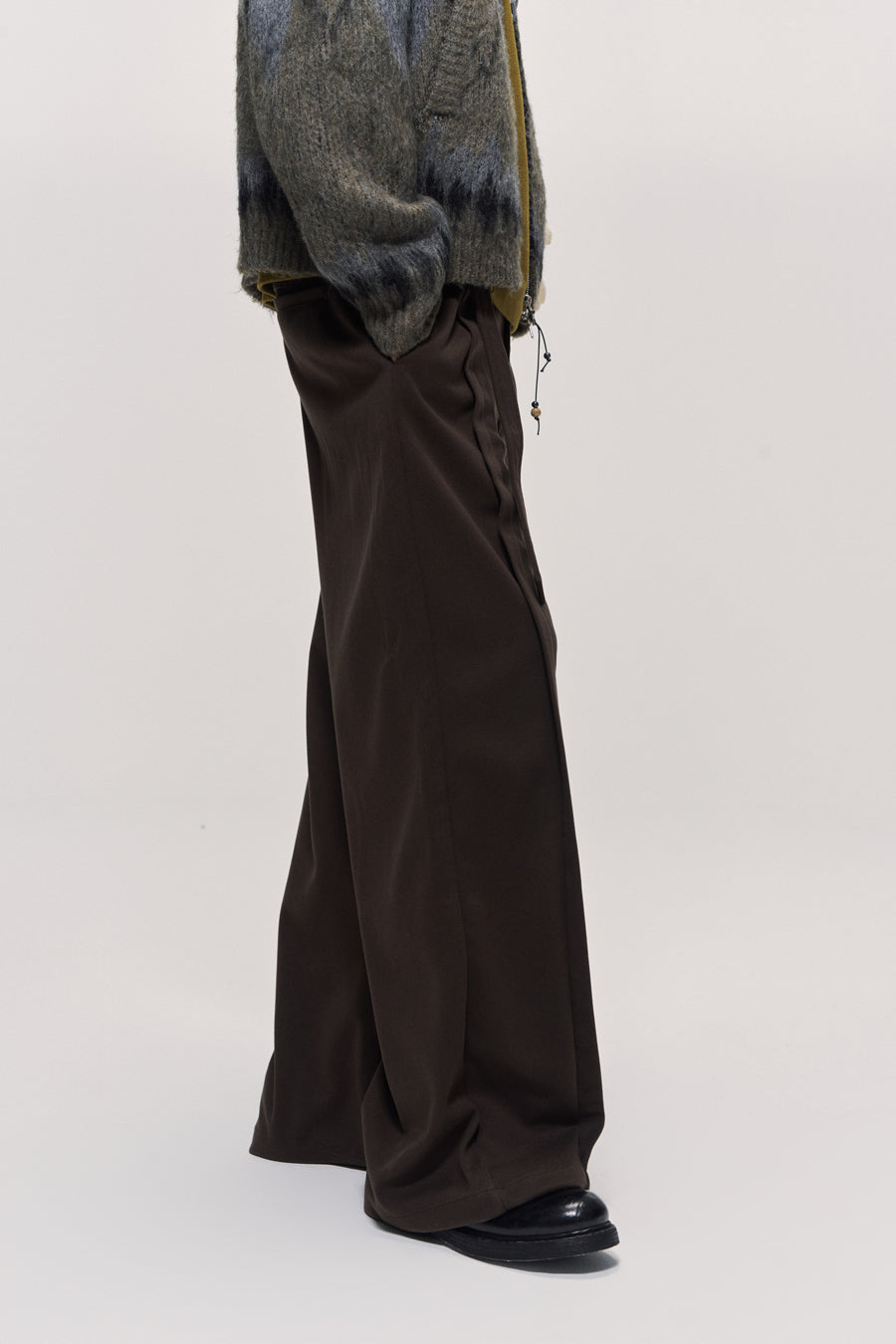 Center seam casual pants