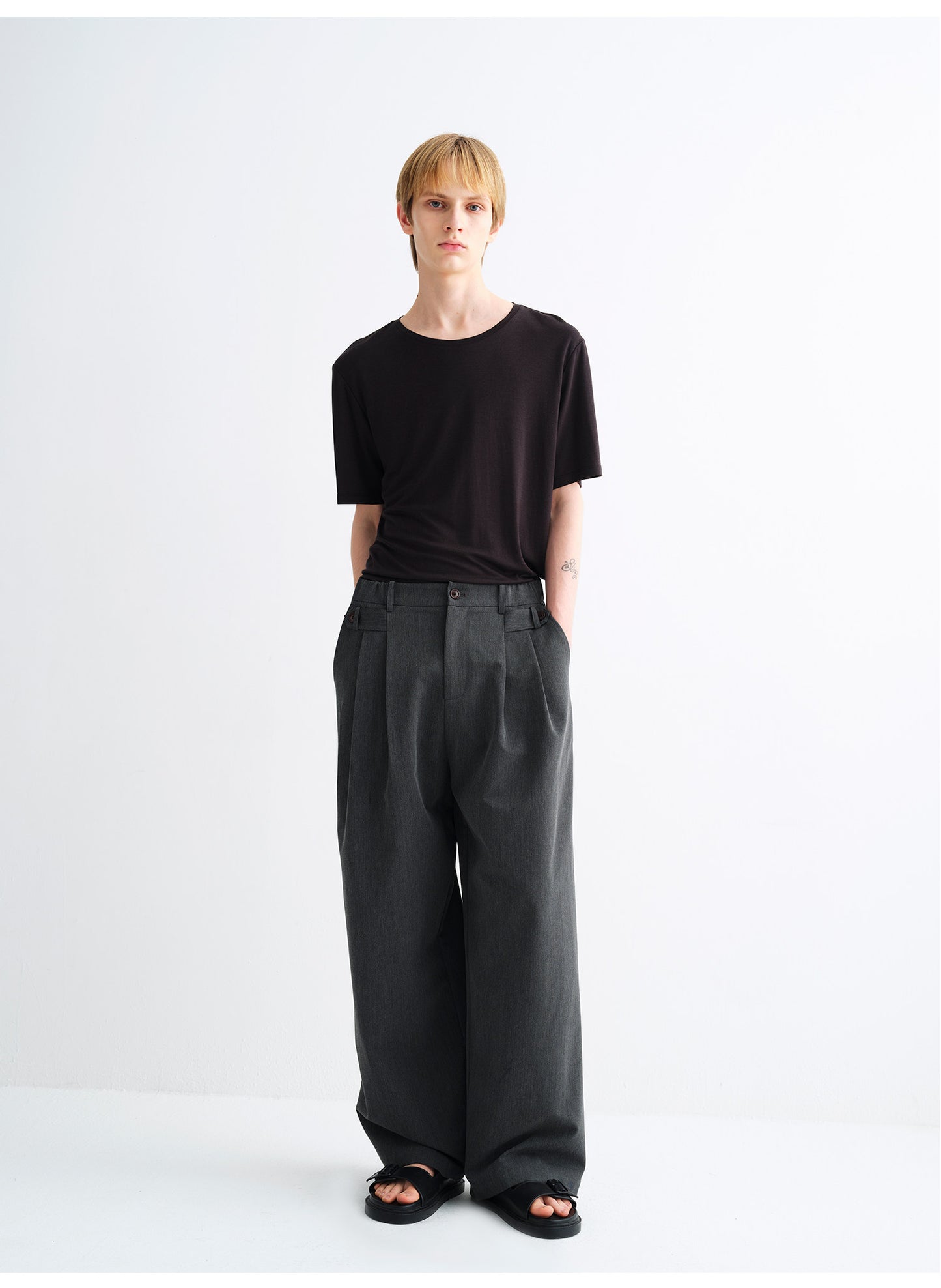 Casual Pants with Double-Pleated Waist Loop Design