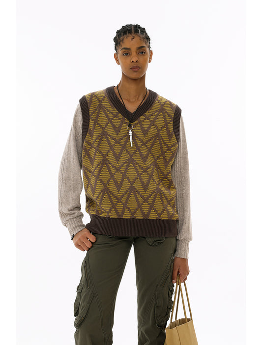 Diamond-shaped front and back stitch style knit vest