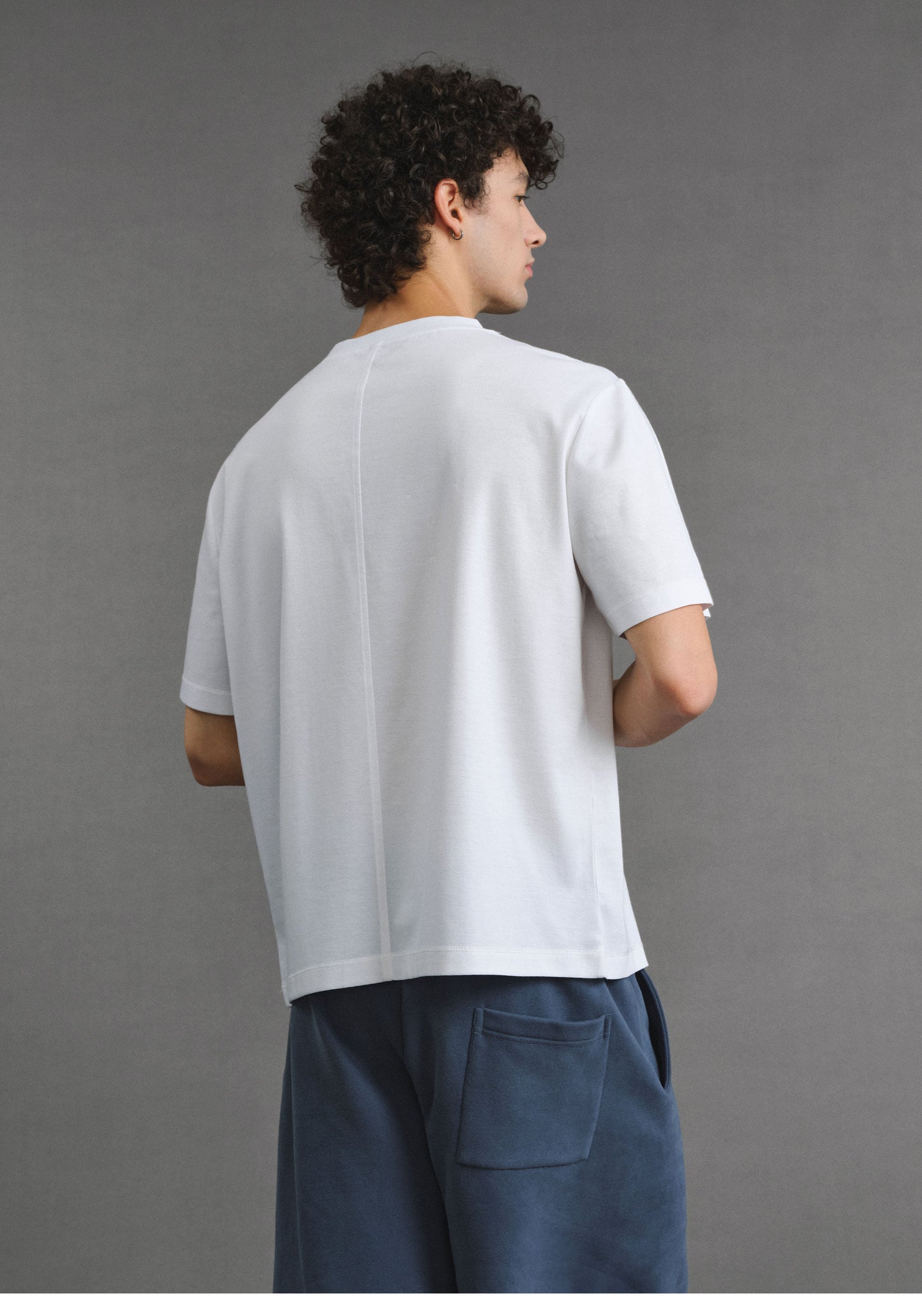 Basic Round-Neck Loose-Fit T-Shirt