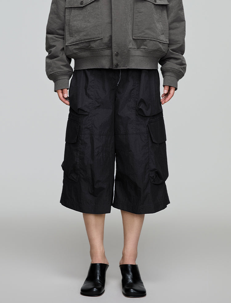 Cropped pants with adjustable waist